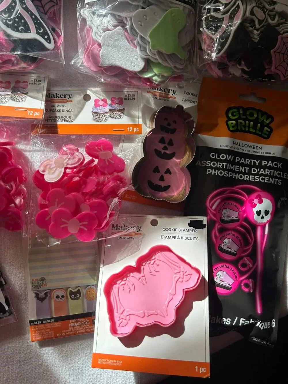 21 Piece Party Craft Halloween DIY Bundle NWT MSRP $91.79